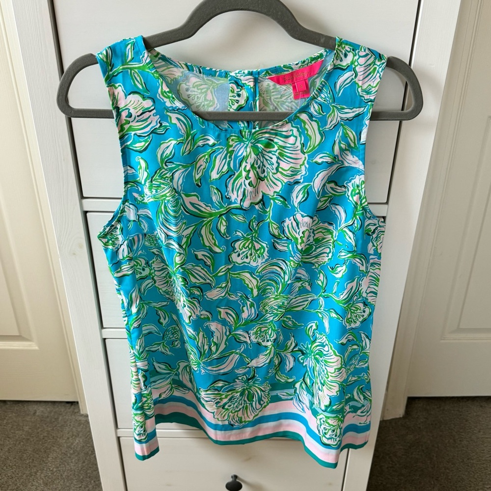 NWT Lilly Pulitzer Iona Sleeveless Top in Cumulus Blue Chick Magnet. Sz. S.